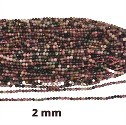 2 mm tourmalin perler. Der er ca 200 perler på strengen.