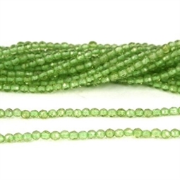 Hel streng med små 3 mm facetslebet Peridot perler