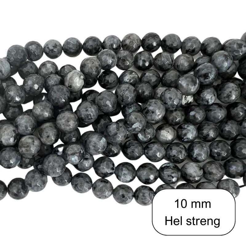 10 mm facetslebet Larvikit perler - Du får en hel streng med ca. 37 perler på.