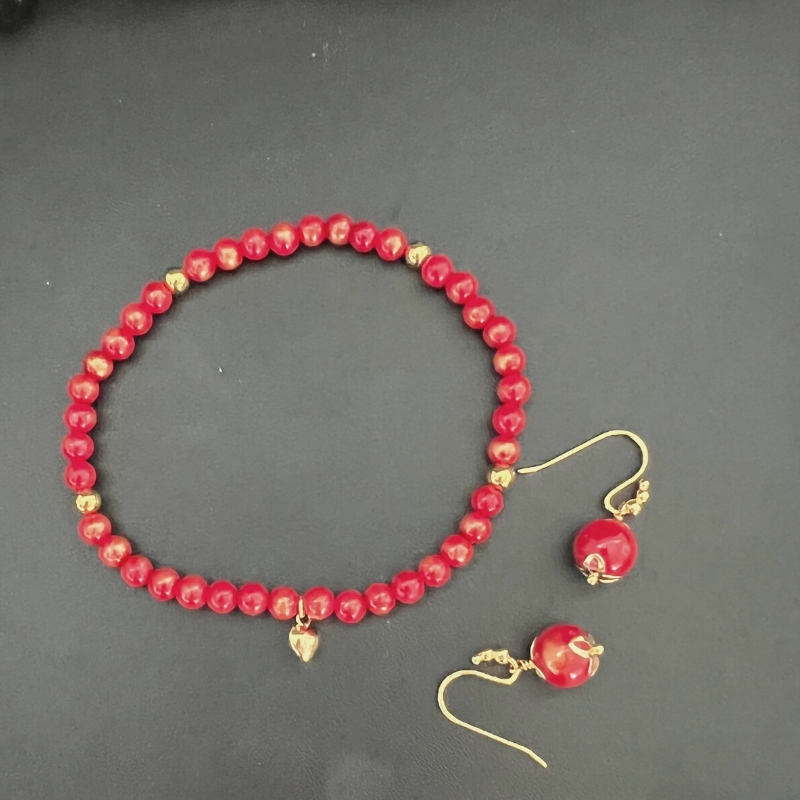 Smykkekit - Rødt armbånd og øreringe i forgyldt