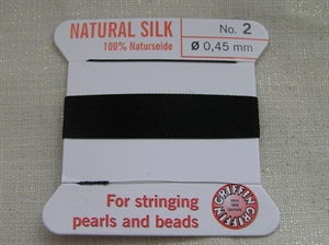 Silke perlesnor med nål, Sort 0,45 mm, 2 meter