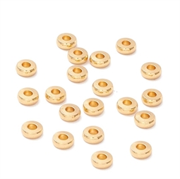 Flade perler der måler 4 mm og 1,5 mm i tykkelsen i rustfri stål forgyldt med ægte 18K guld. Der er 20 stk. i posen.