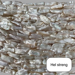 Aflange hvide Biwa ferskvandsperler, 20 - 25 mm - Hel streng