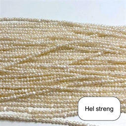Ferskvandsperler, Hvid, barok,  ca. 3 mm - Hel streng