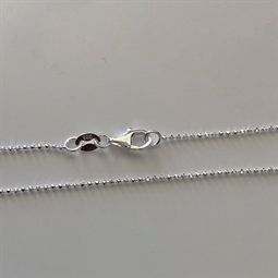 Kuglekæde, facet med lås 45 cm. Sterling sølv