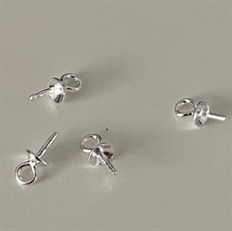 4 stk. Stiftøsken/Perleophæng med 3 mm skål og lille ring