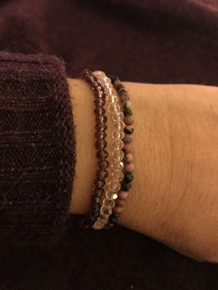 Bilde Av Enkel Og Elegant Armbånd Med Perler