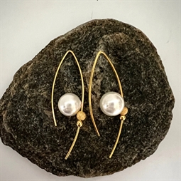 Øreringe med anboret shell peals, stardust perle og låseperle