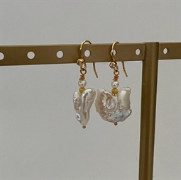 Øreringe med kesi barok perle og stardust perler