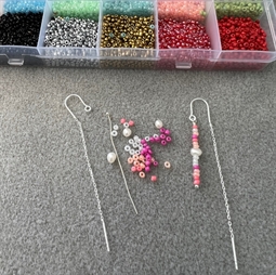 Smykker i seed beads